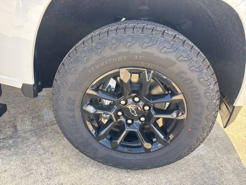 New 2025 Chevrolet Colorado Z71 w/ Midnight Edition image 11