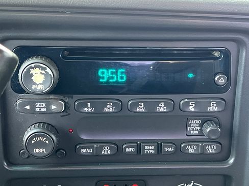 Used 2004 Chevrolet Silverado 1500 LS w/ Light Duty Power Package image 17