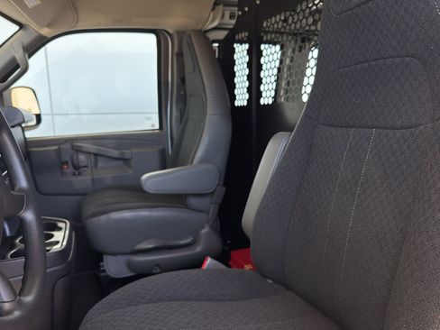 Used 2025 Chevrolet Express 2500 w/ Driver Convenience Package RWD image 9