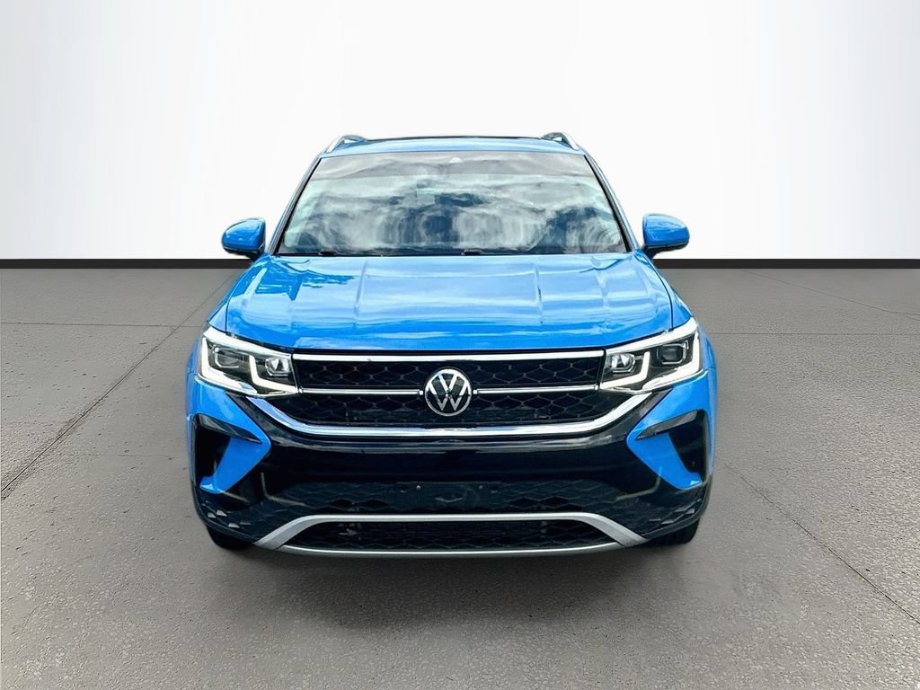 Used 2022 Volkswagen Taos SEL AWD/4WD image 2