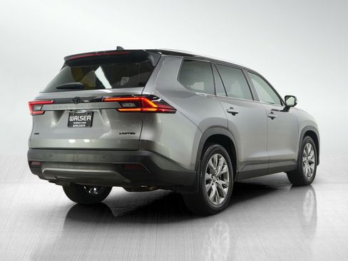 Used 2025 Toyota Grand Highlander AWD image 5