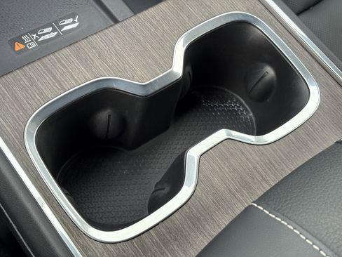 Used 2024 GMC Acadia Denali w/ Super Cruise Package image 30