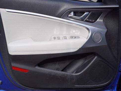 Used 2025 Genesis G70 2.5T w/ Sport Prestige Package image 18