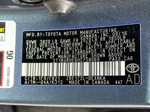 Used 2017 Toyota Corolla LE image 29