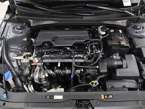 Used 2024 Hyundai Elantra SEL w/ Convenience Package image 29