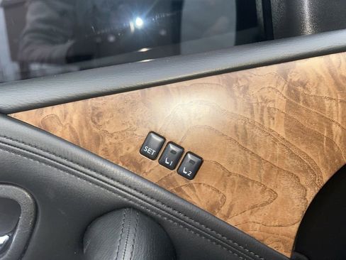 Used 2021 Nissan Armada SL w/ Captain's Chairs Package image 21