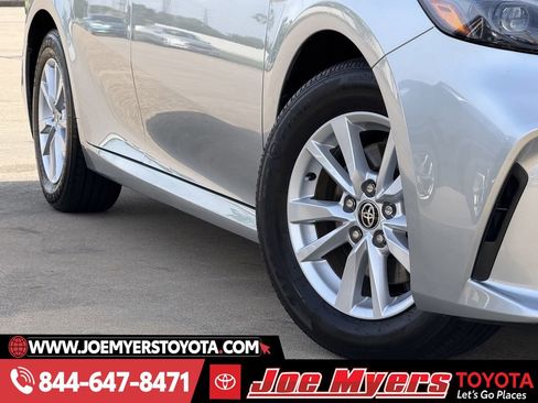 Used 2026 Toyota Camry LE image 12