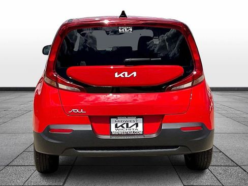 Certified 2022 Kia Soul LX w/ Technology Package image 4