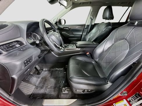 Used 2022 Toyota Highlander Platinum FWD image 21