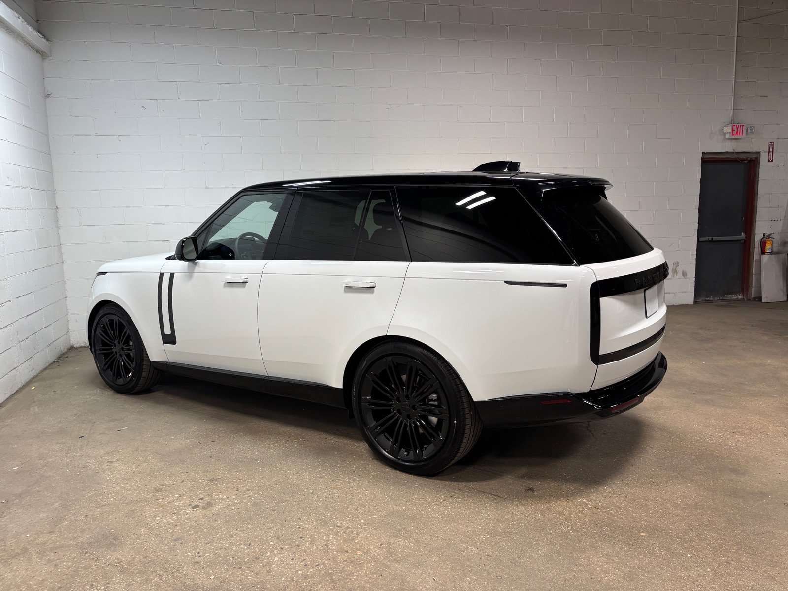 New 2026 Land Rover Range Rover SE AWD/4WD image 10