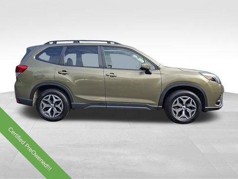 Used 2023 Subaru Forester Premium AWD/4WD image 7
