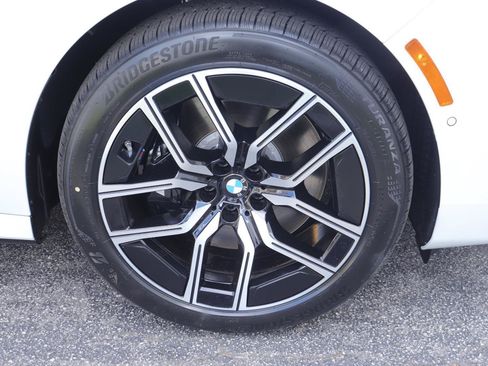 Used 2026 BMW 760i xDrive w/ Executive Package AWD/4WD image 39