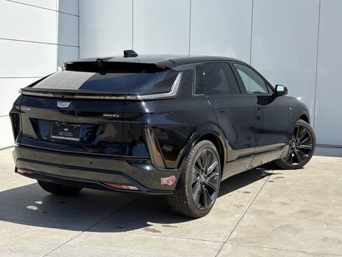 Certified 2024 Cadillac Lyriq Sport AWD/4WD image 7
