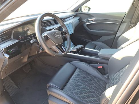 Used 2022 Audi e-tron S Prestige AWD/4WD image 9