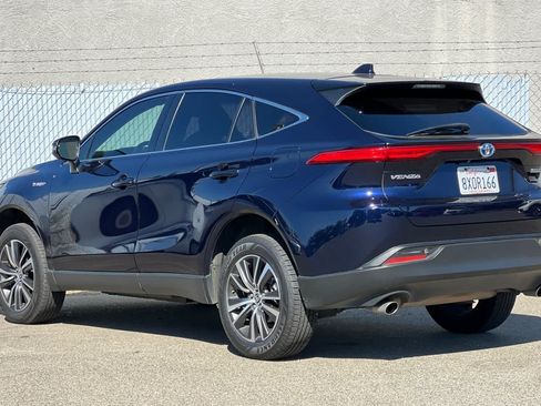 Used 2021 Toyota Venza LE AWD/4WD image 5