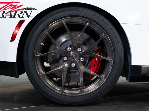 Used 2018 Chevrolet Camaro ZL1 RWD image 20