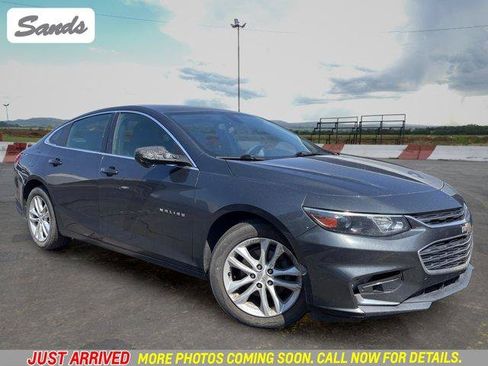 Used 2018 Chevrolet Malibu LT FWD image 1