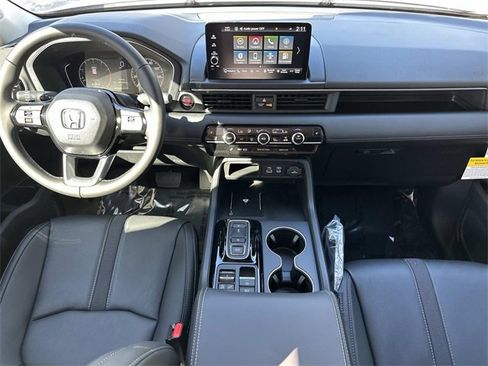 New 2025 Honda Pilot Touring image 16