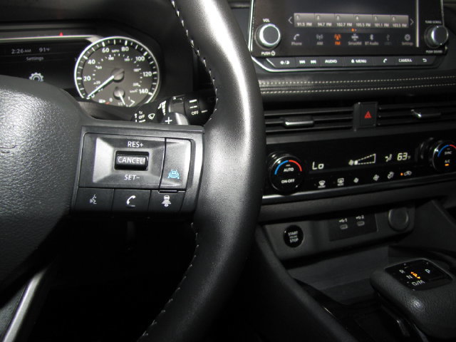 Used 2025 Nissan Rogue SV FWD image 29