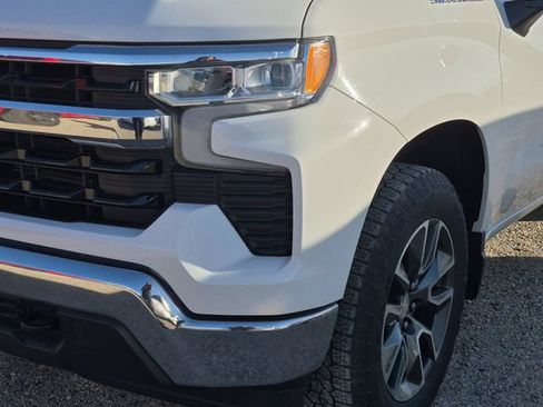 Used 2023 Chevrolet Silverado 1500 LT AWD/4WD image 5
