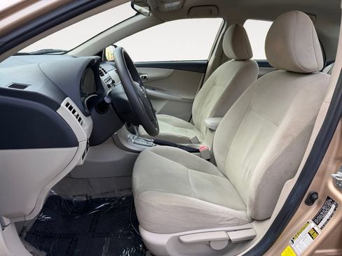 Used 2012 Toyota Corolla LE FWD image 13