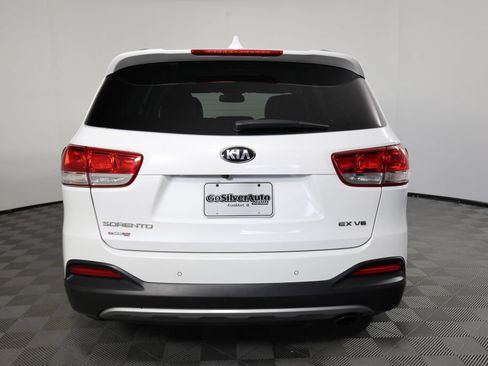 Used 2018 Kia Sorento EX AWD/4WD image 3