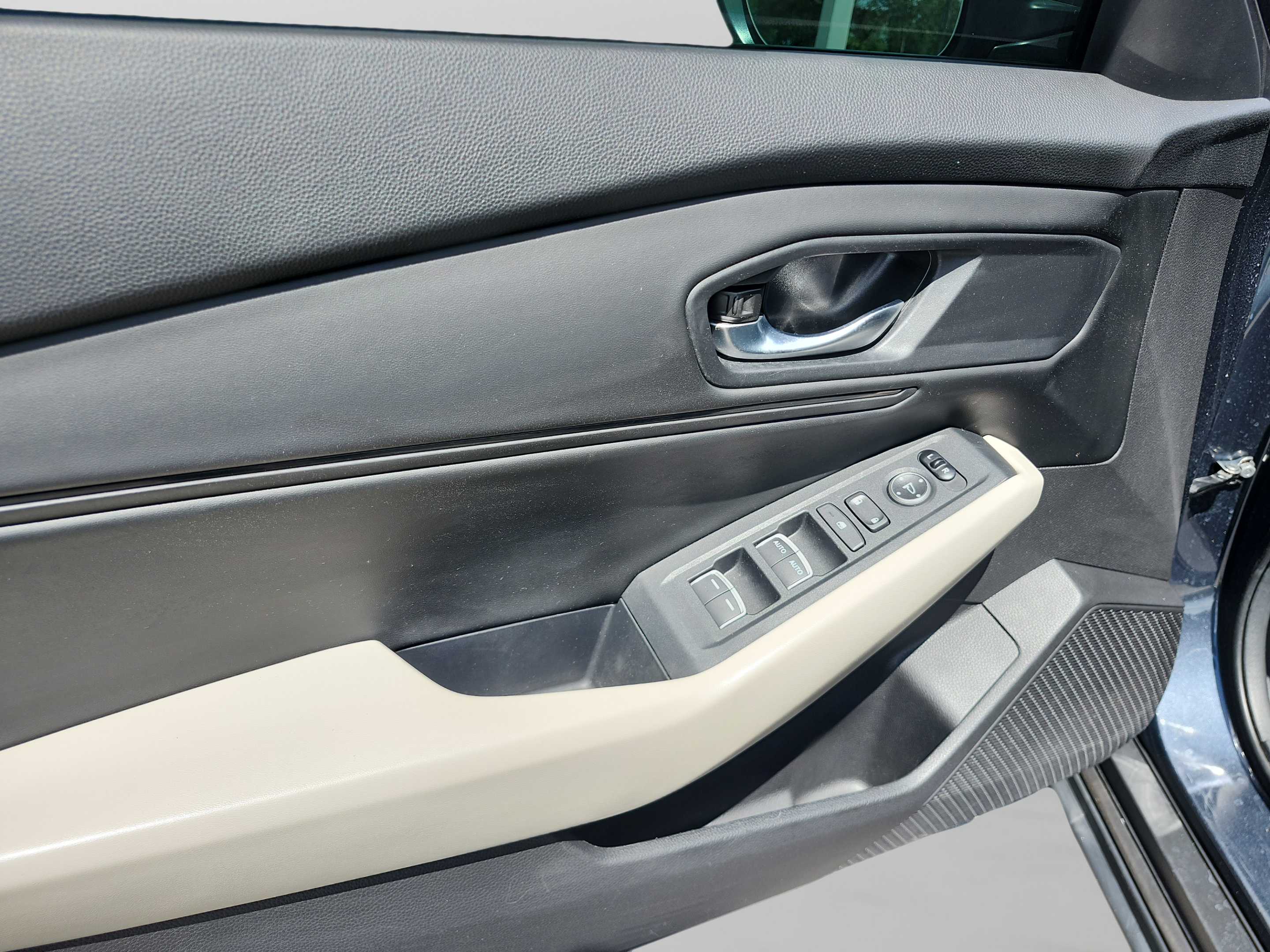 Used 2024 Honda Accord EX image 16