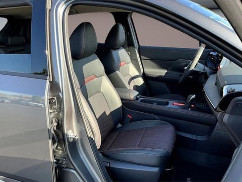New 2026 Nissan Kicks SR w/ Cold Weather Package image 10