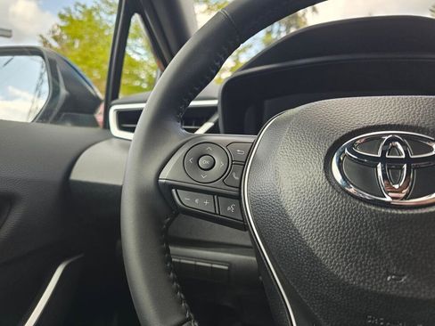 Used 2025 Toyota Corolla SE FWD image 30