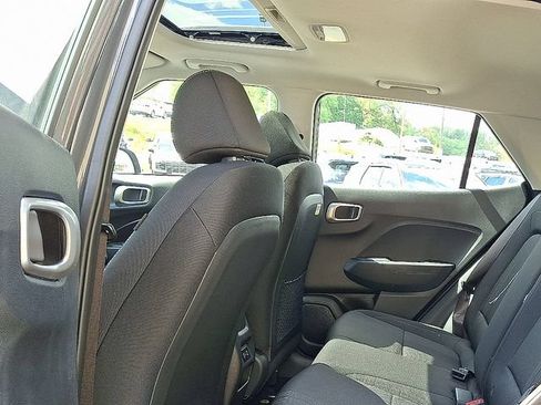 New 2026 Hyundai Venue SEL FWD image 6