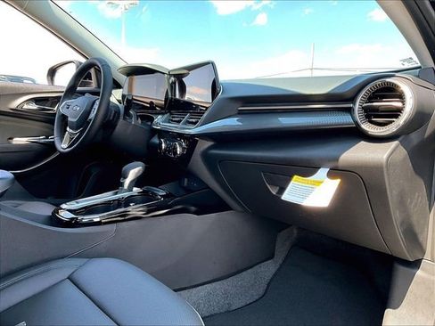 New 2026 Chevrolet Trax ACTIV w/ Sunroof Package FWD image 9