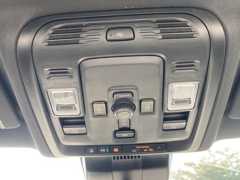 New 2025 Chevrolet Suburban Premier image 17