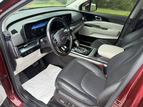 Used 2023 Kia Carnival SX Prestige FWD image 11