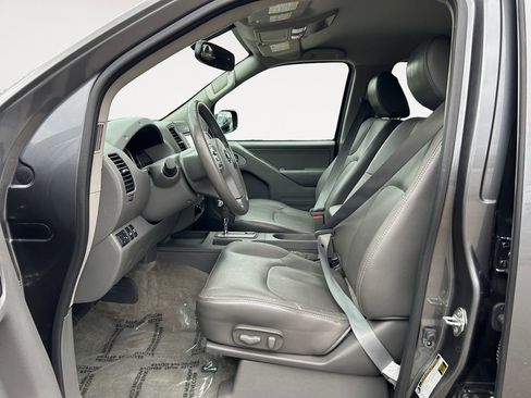 Used 2017 Nissan Frontier SL image 15