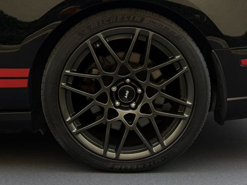 Used 2013 Ford Mustang Shelby GT500 image 11