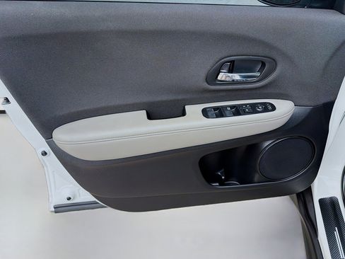 Certified 2019 Honda HR-V LX image 19