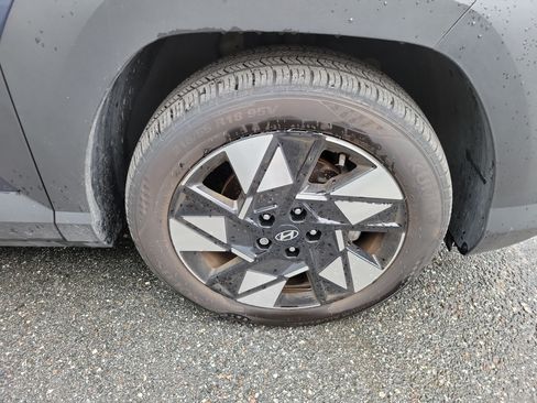 Used 2025 Hyundai Kona SEL FWD image 7