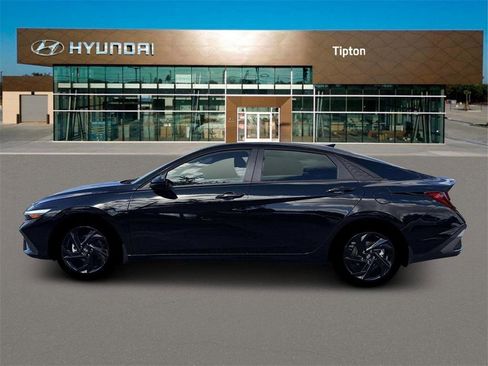 New 2026 Hyundai Elantra Sport image 3