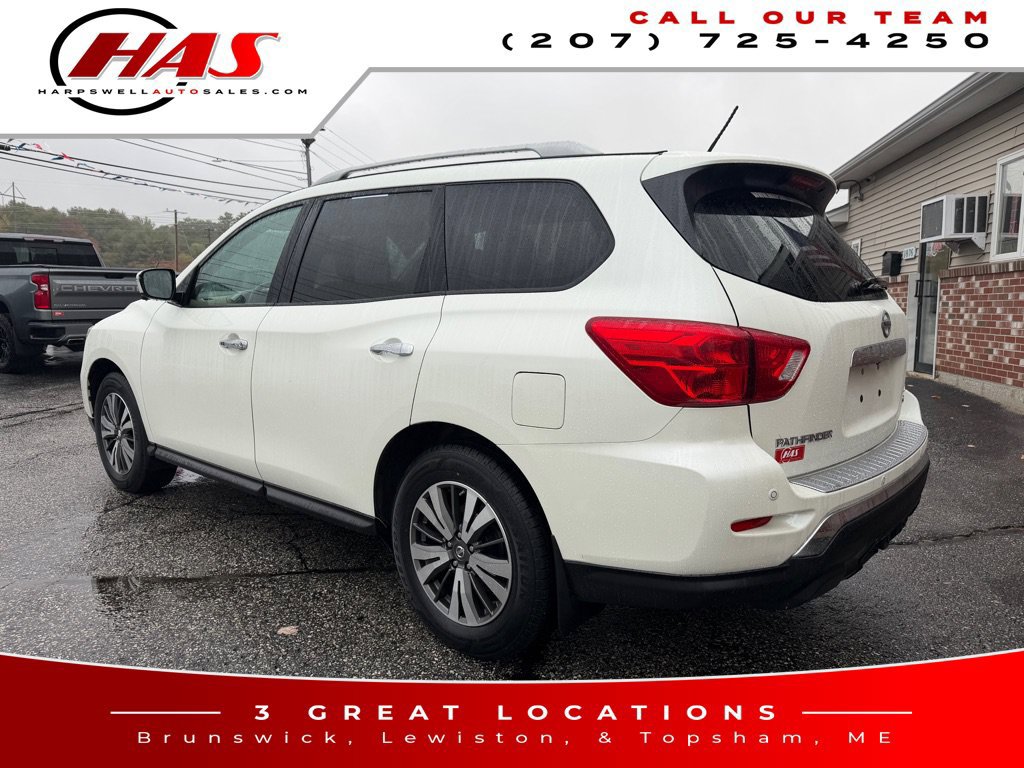 Used 2017 Nissan Pathfinder SL w/ SL Premium Package AWD/4WD image 4