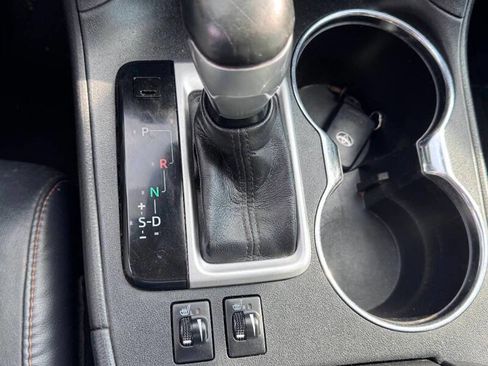 Used 2017 Toyota Highlander XLE image 23