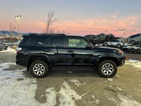 Used 2024 Toyota 4Runner TRD Off-Road Premium image 9