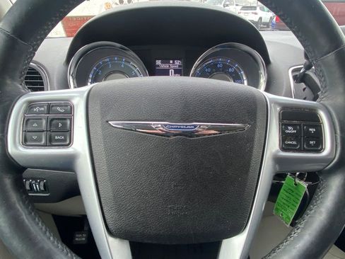 Used 2012 Chrysler Town & Country Touring-L w/ Driver Convenience Group FWD image 26