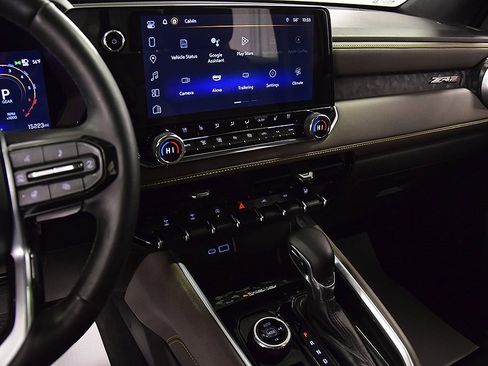 Used 2024 Chevrolet Colorado ZR2 w/ ZR2 Convenience Package III image 23