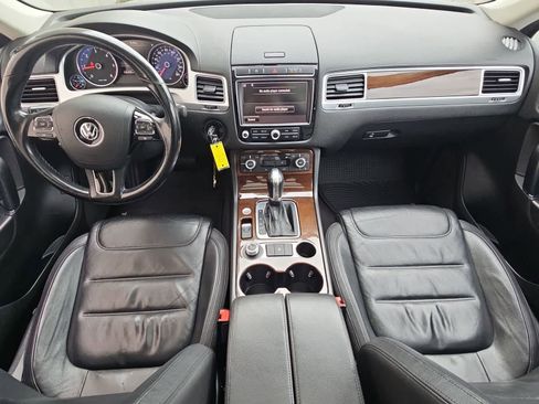 Used 2015 Volkswagen Touareg TDI AWD/4WD image 15