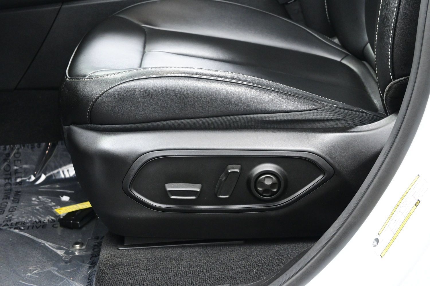Used 2023 Jeep Grand Cherokee 4WD 4xe image 14