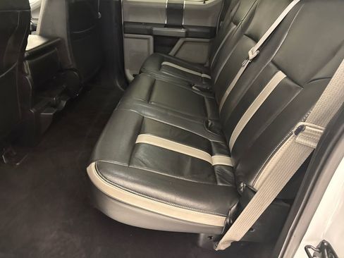 Used 2016 Ford F150 XLT image 17