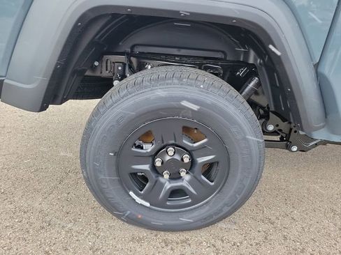 New 2026 Jeep Gladiator Sport image 7