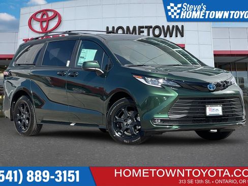 Used 2025 Toyota Sienna XLE Woodland Edition AWD/4WD image 1