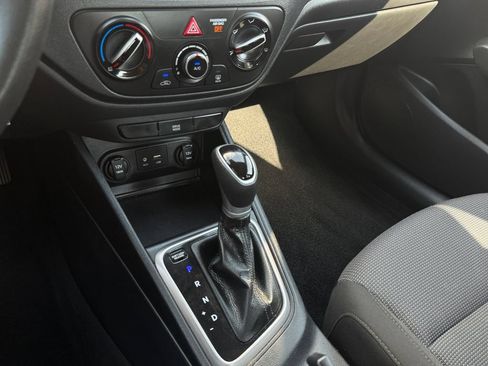 Used 2021 Hyundai Accent SE FWD image 22