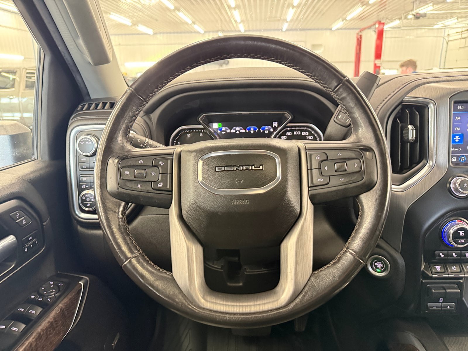 Used 2023 GMC Sierra 2500 Denali w/ Denali Ultimate Package AWD/4WD image 16